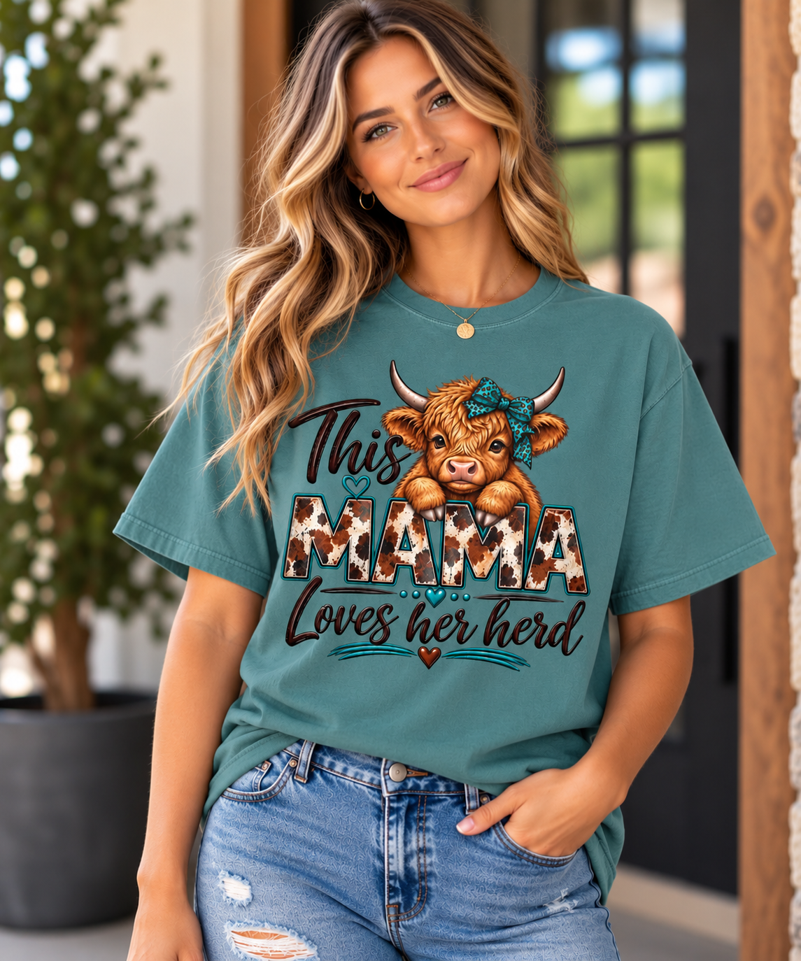 This Mama Loves Her Herd – Cute Highland Cow T-Shirt (Comfort Colors)