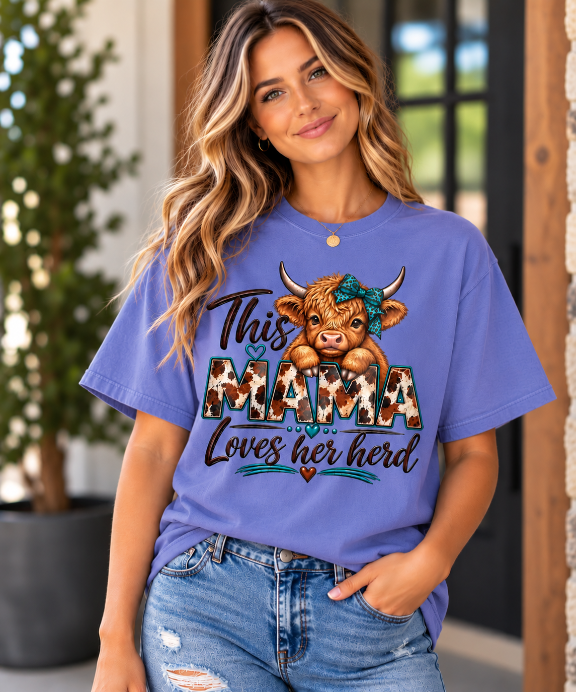 This Mama Loves Her Herd – Cute Highland Cow T-Shirt (Comfort Colors)