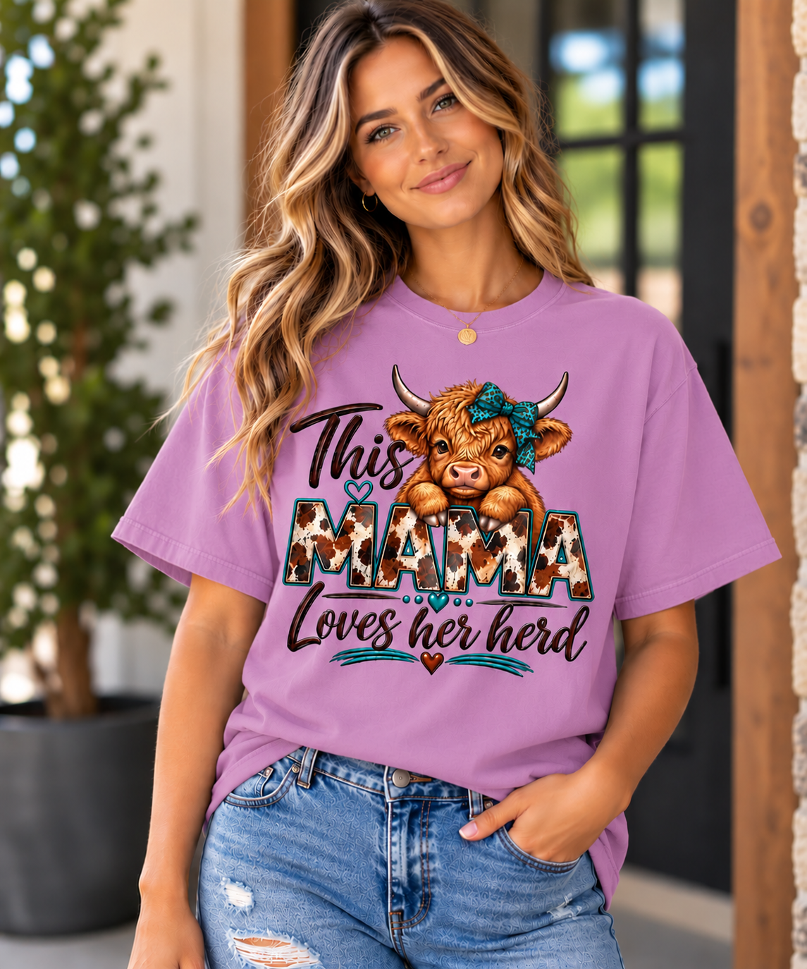 This Mama Loves Her Herd – Cute Highland Cow T-Shirt (Comfort Colors)